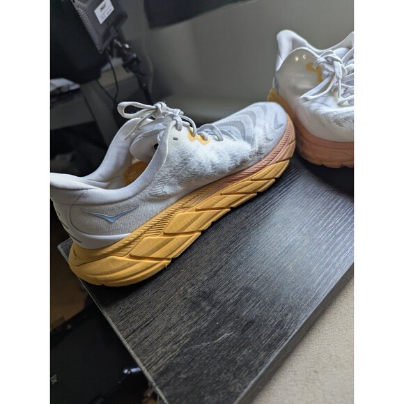 Women's Hoka Arahi 6 Wide Athletic Shoes *Great Condition* Size 8 D Light Gray - Picture 11 of 11